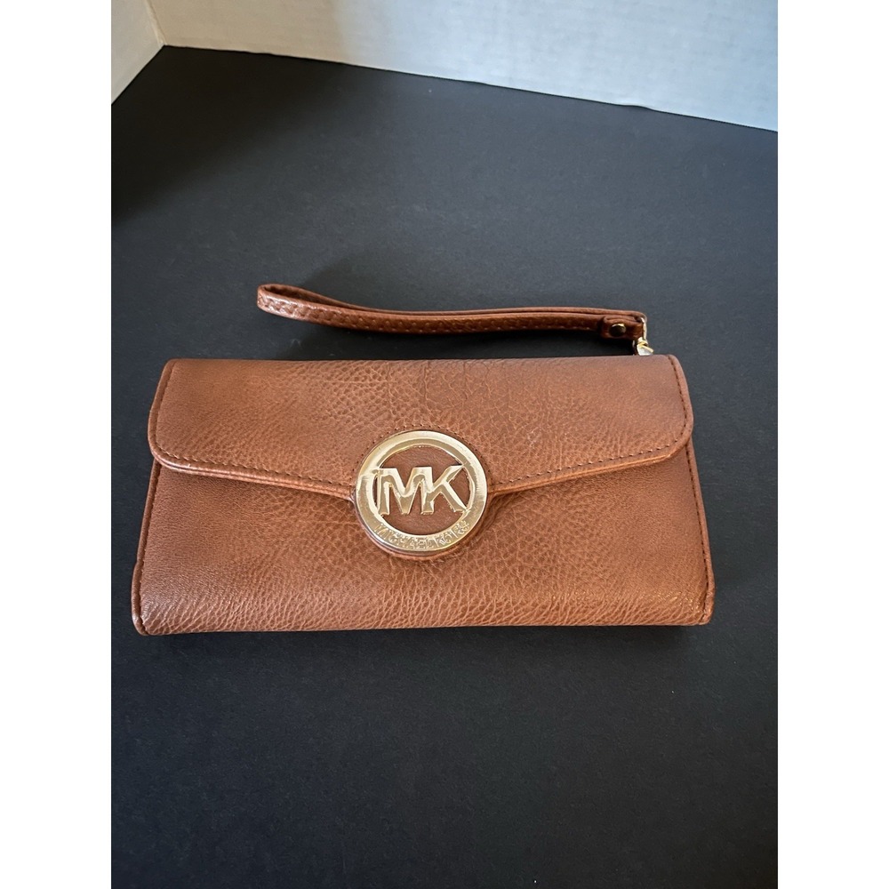 Michael Kors Wallet Brown Pebbled Leather Fulton Continental Flap MK Gold Logo